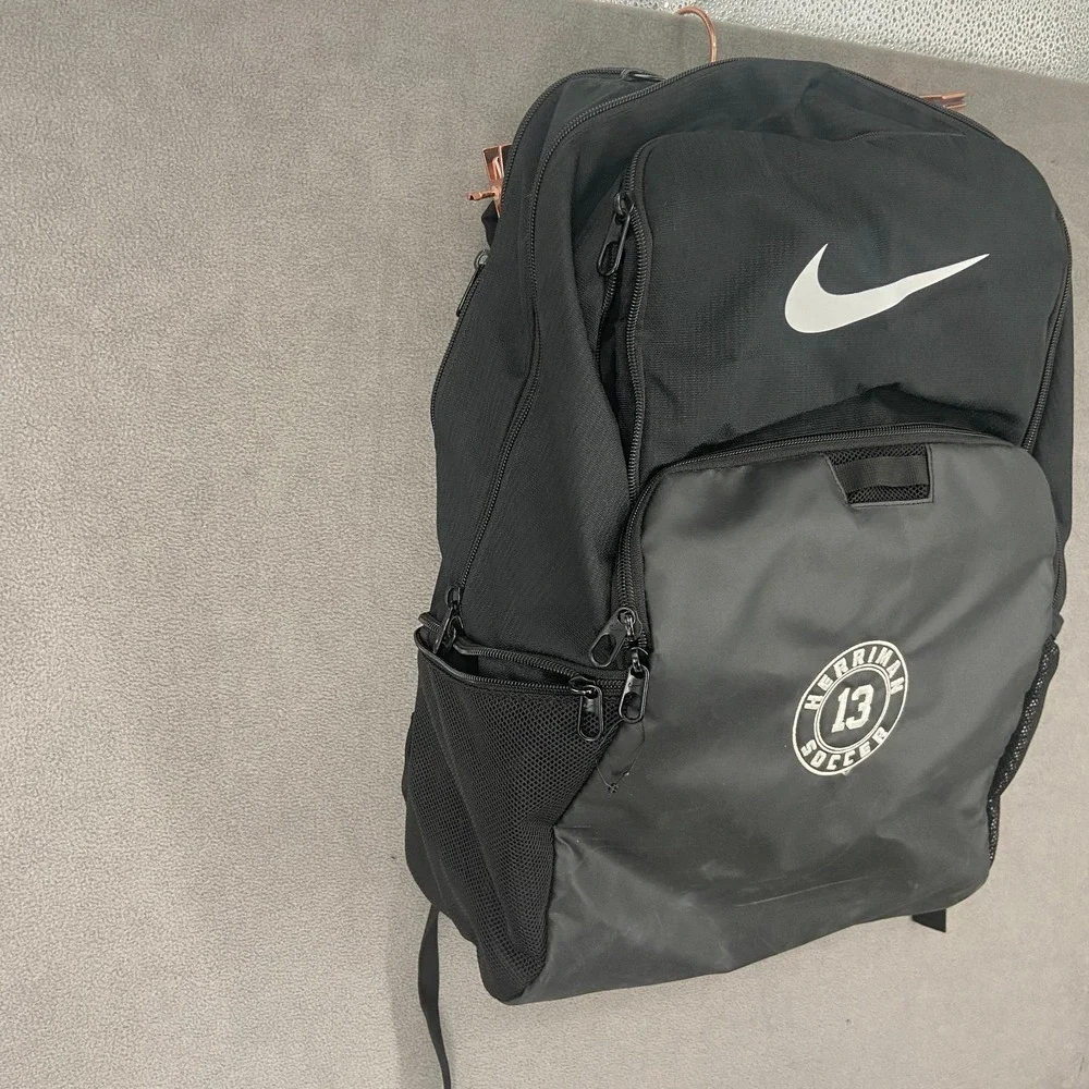 Nike Herriman Soccer 13 Mens Black Swoosh Logo Adjustable Strap Backpack Bag